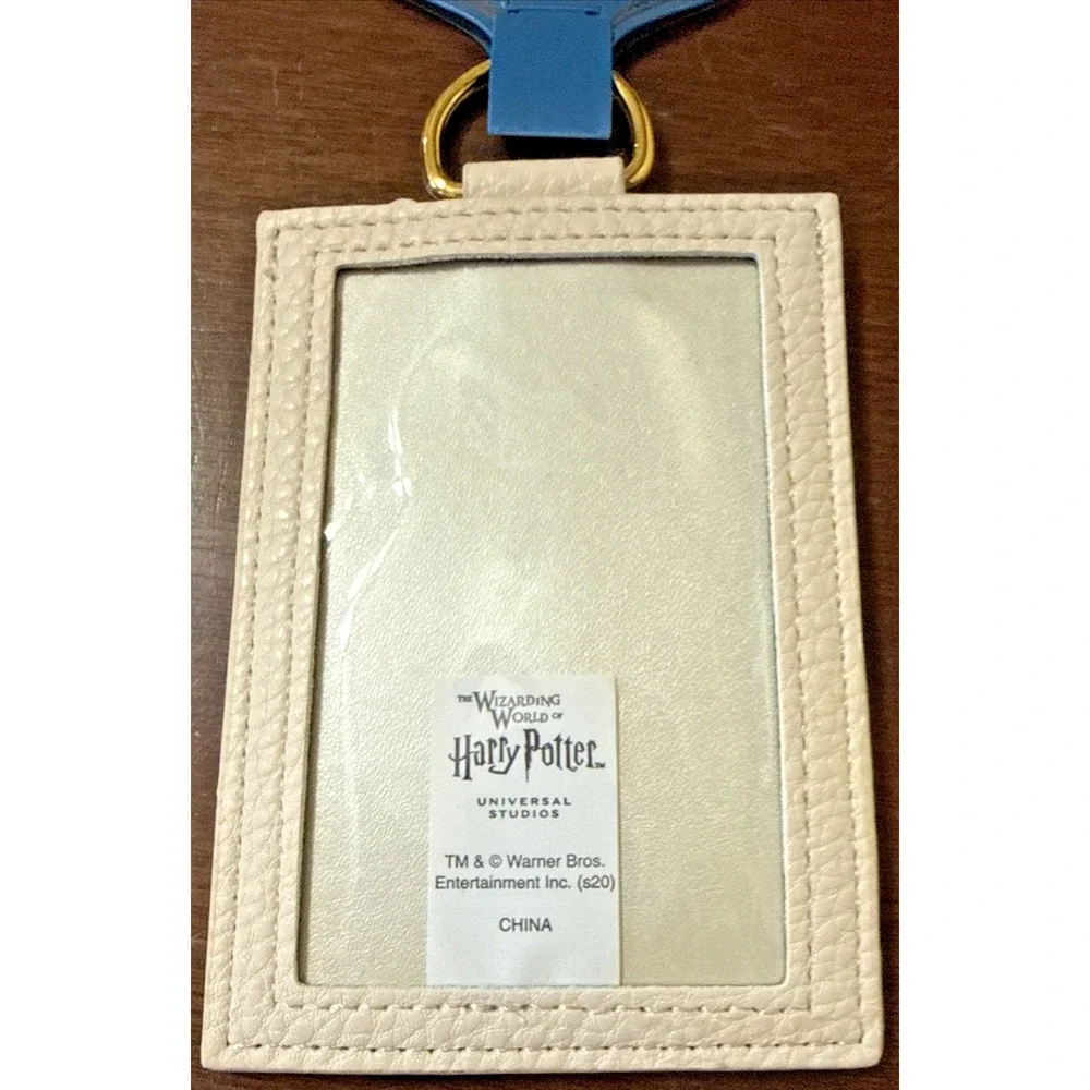 Harry Potter White Hogwarts Alumni ID Badge Holder - New with Tags / NWTs